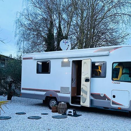 Terrain De Loisirs En Plein Centre De Lievin Camping Car Kültér fotó