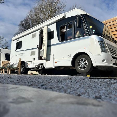Terrain De Loisirs En Plein Centre De Lievin Camping Car Kültér fotó