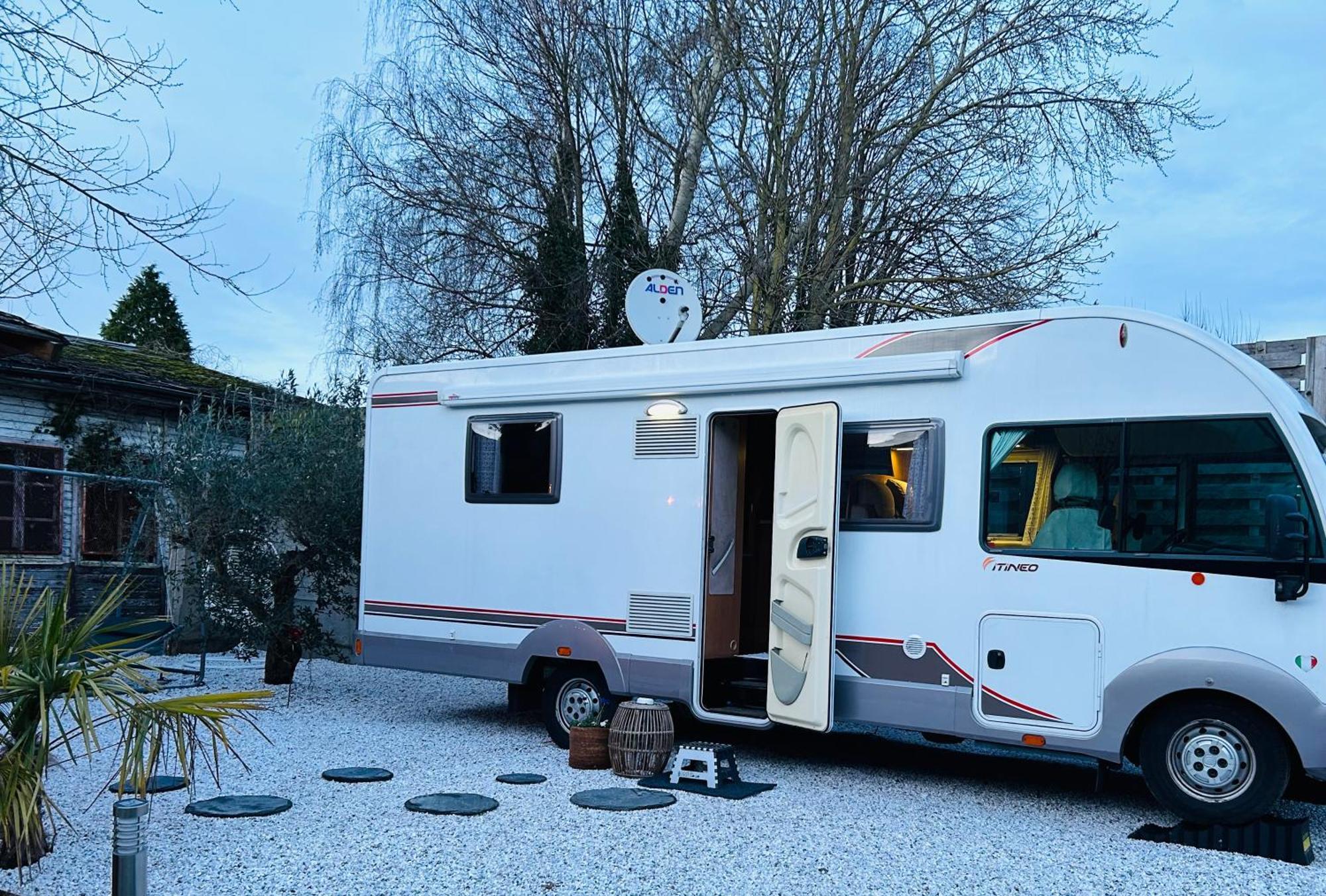 Terrain De Loisirs En Plein Centre De Lievin Camping Car Kültér fotó