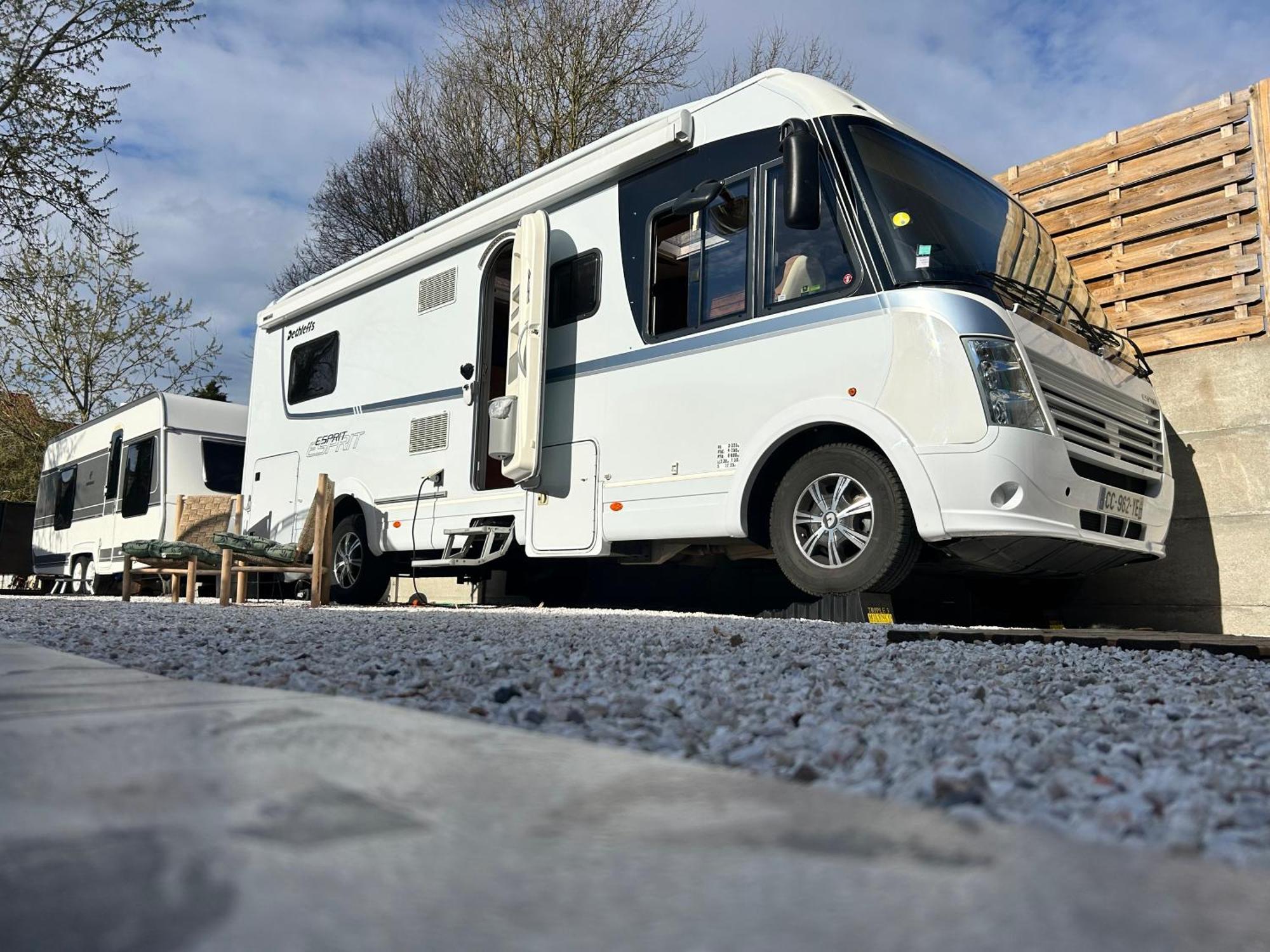 Terrain De Loisirs En Plein Centre De Lievin Camping Car Kültér fotó